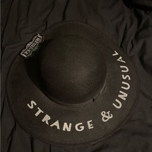 BEETLE JUICE STRANGE & UNUSUAL HAT NWT